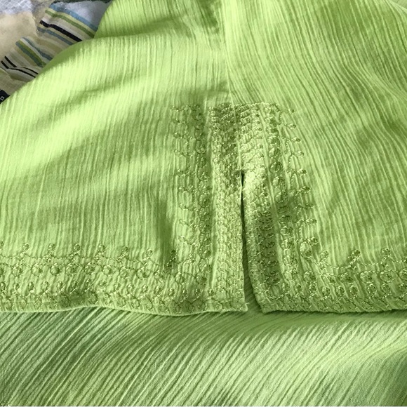 Chico’s Women’s Lime Green Embroidered Tunic Top - size 3 - Picture 6 of 7